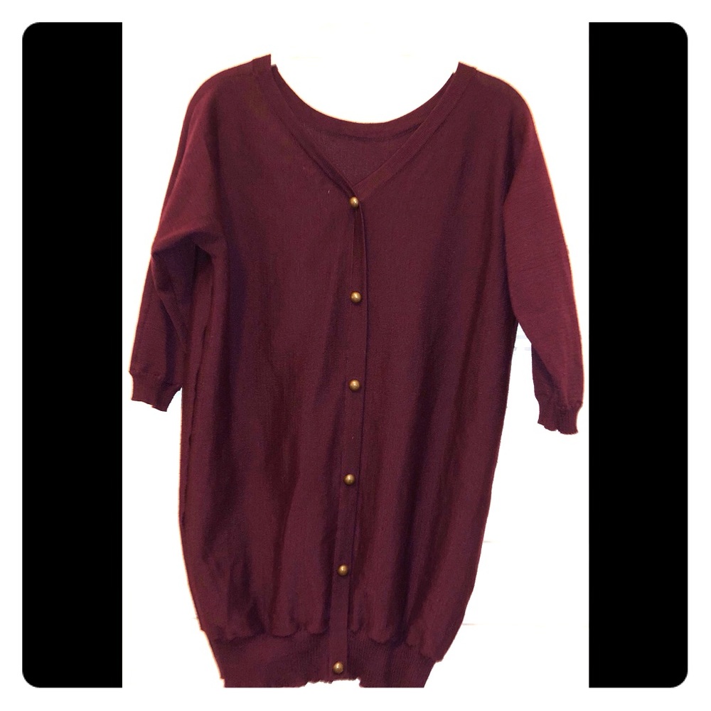 Burgundy tunic sweater with v neck back